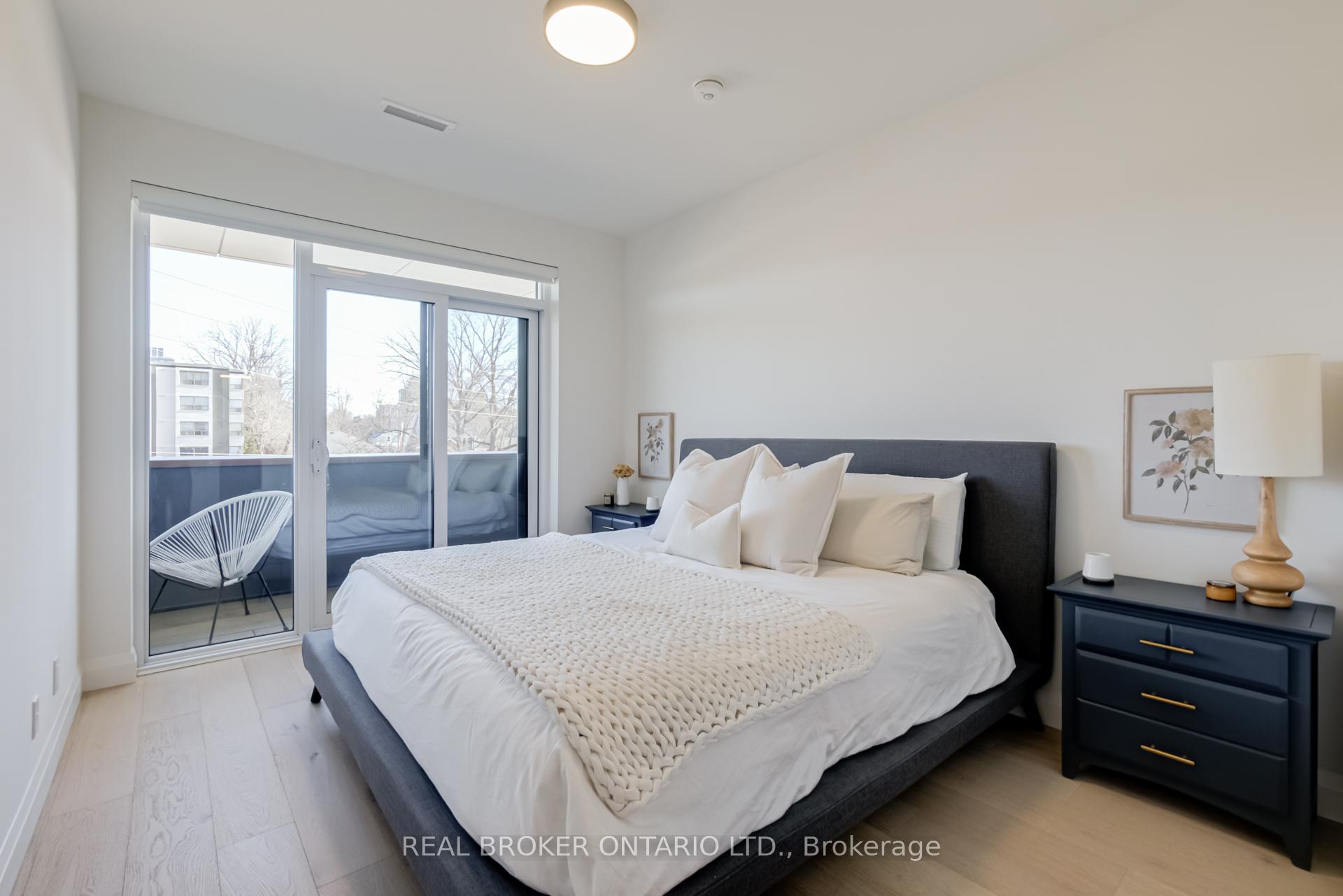 2 Bedrooms Condo at 500 Brock,  Burlington For sale