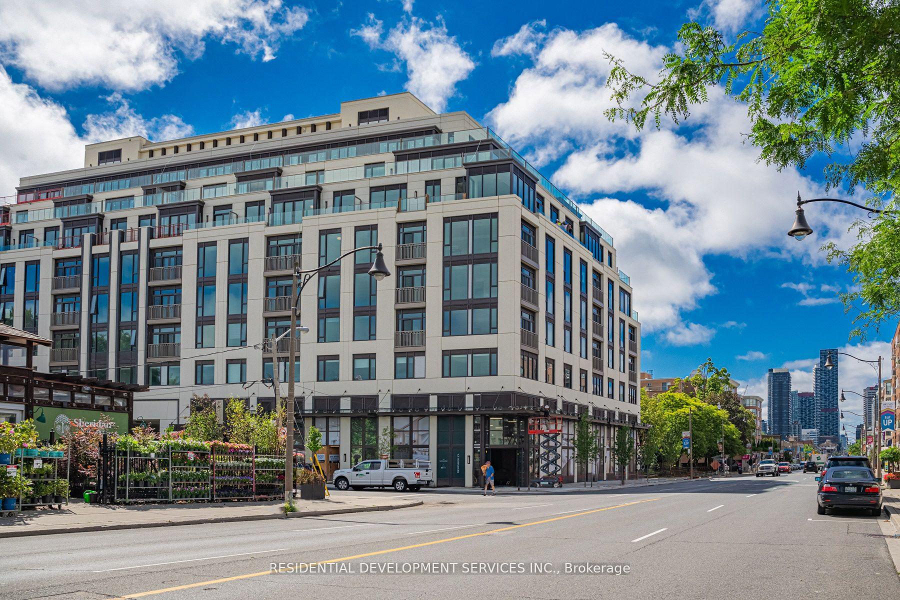 3 Bedrooms Condo at 1 Strathgowan,  Toronto For sale
