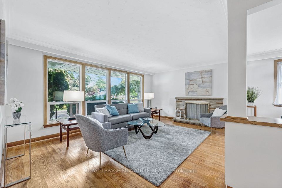 186 Burbank Drive, Toronto, ON M2K 1P4
