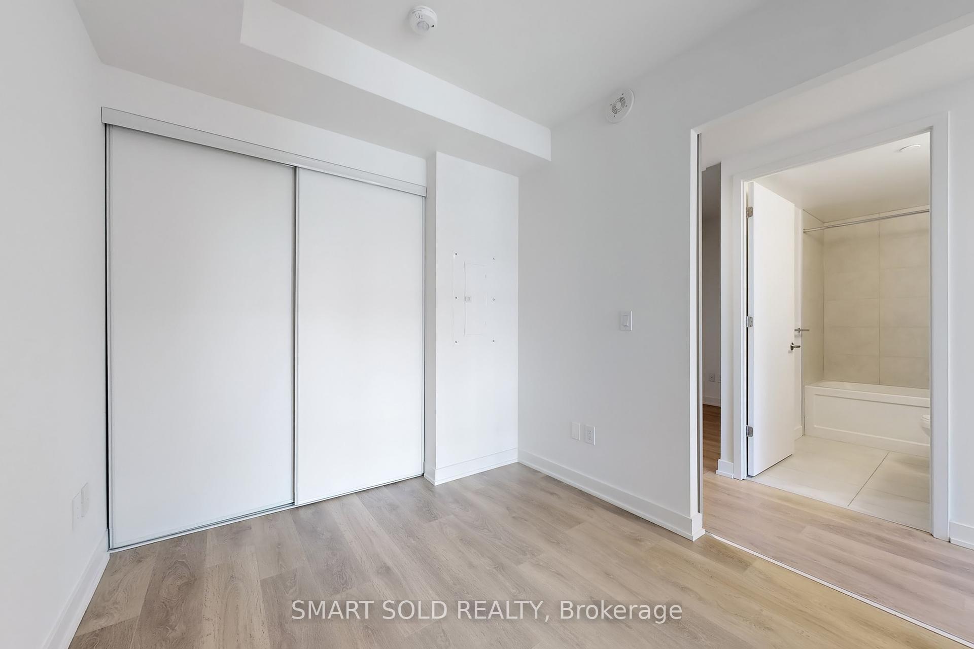 3 Bedrooms Condo at 8 Tippett, Toronto For sale