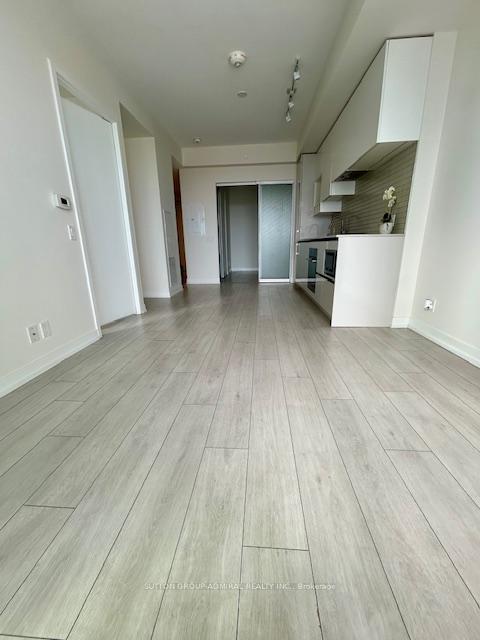 3 Bedrooms Condo at 898 Portage,  Vaughan For sale