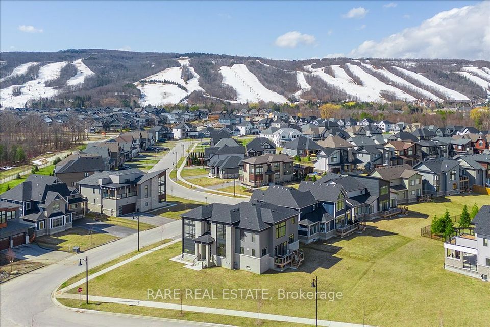 120 Stoneleigh Drive, Blue Mountains, ON L9Y 5J6
