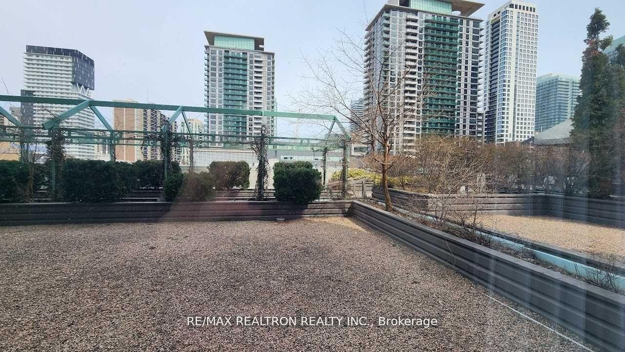 1 Bedroom Condo at 7 Broadway, Toronto For sale