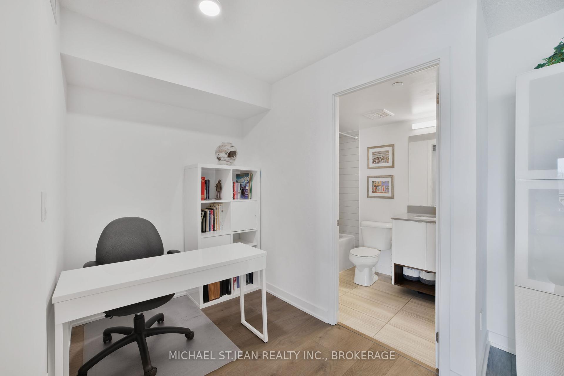 1 Bedroom Condo at 1119 Cooke,  Burlington For sale