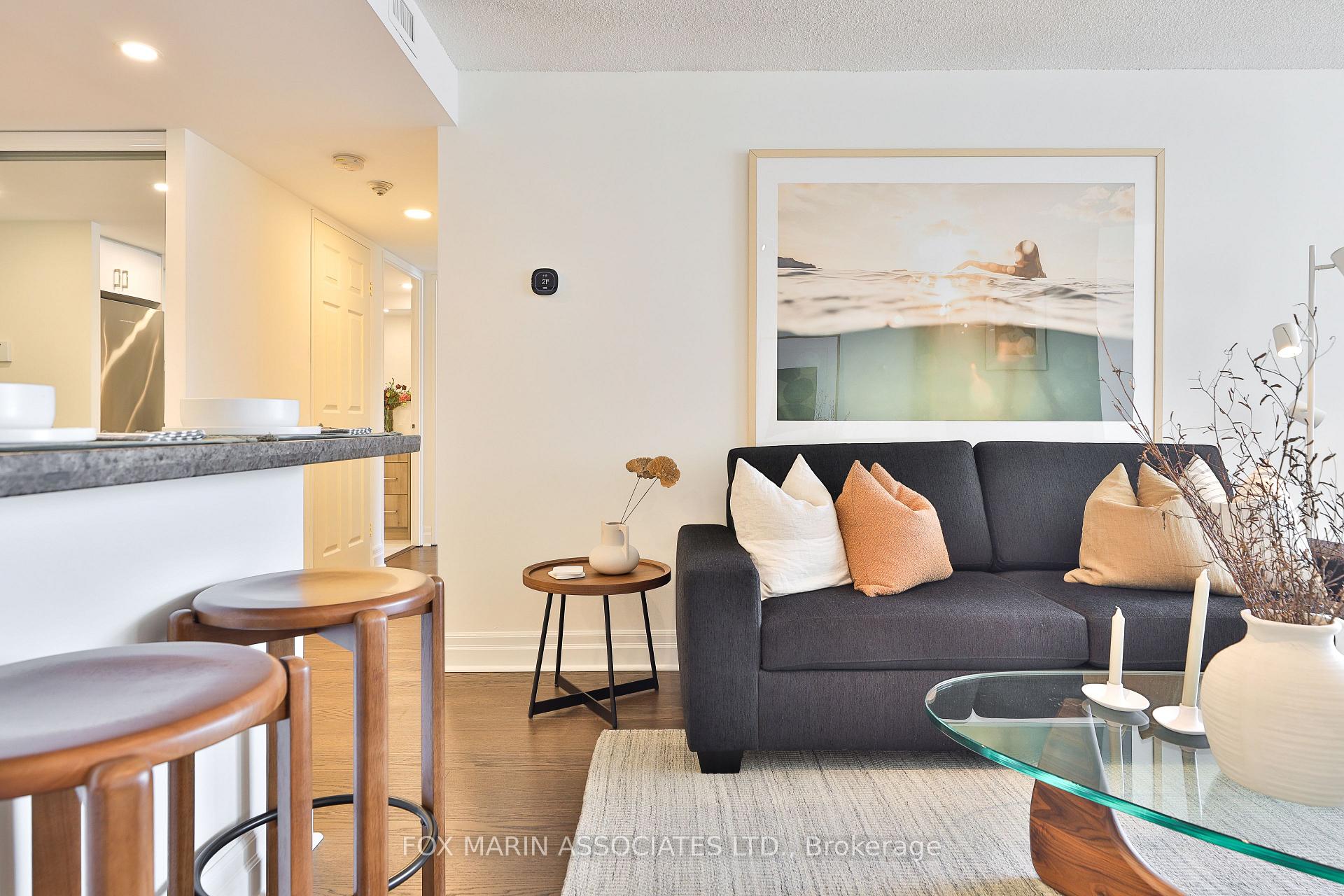 2 Bedrooms Condo at 701 King, Toronto For sale