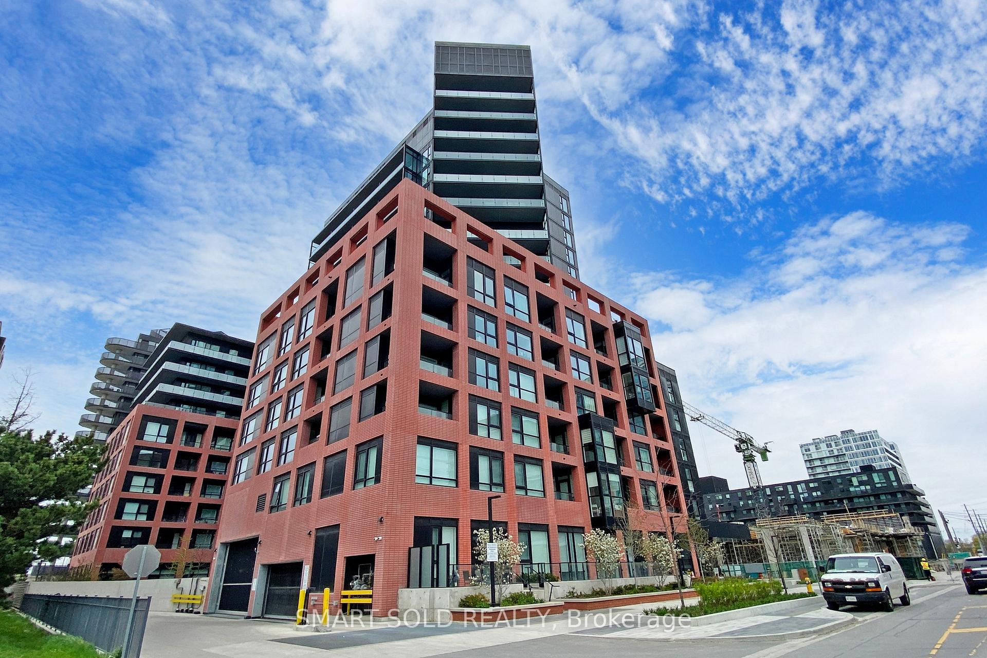 3 Bedrooms Condo at 8 Tippett, Toronto For sale