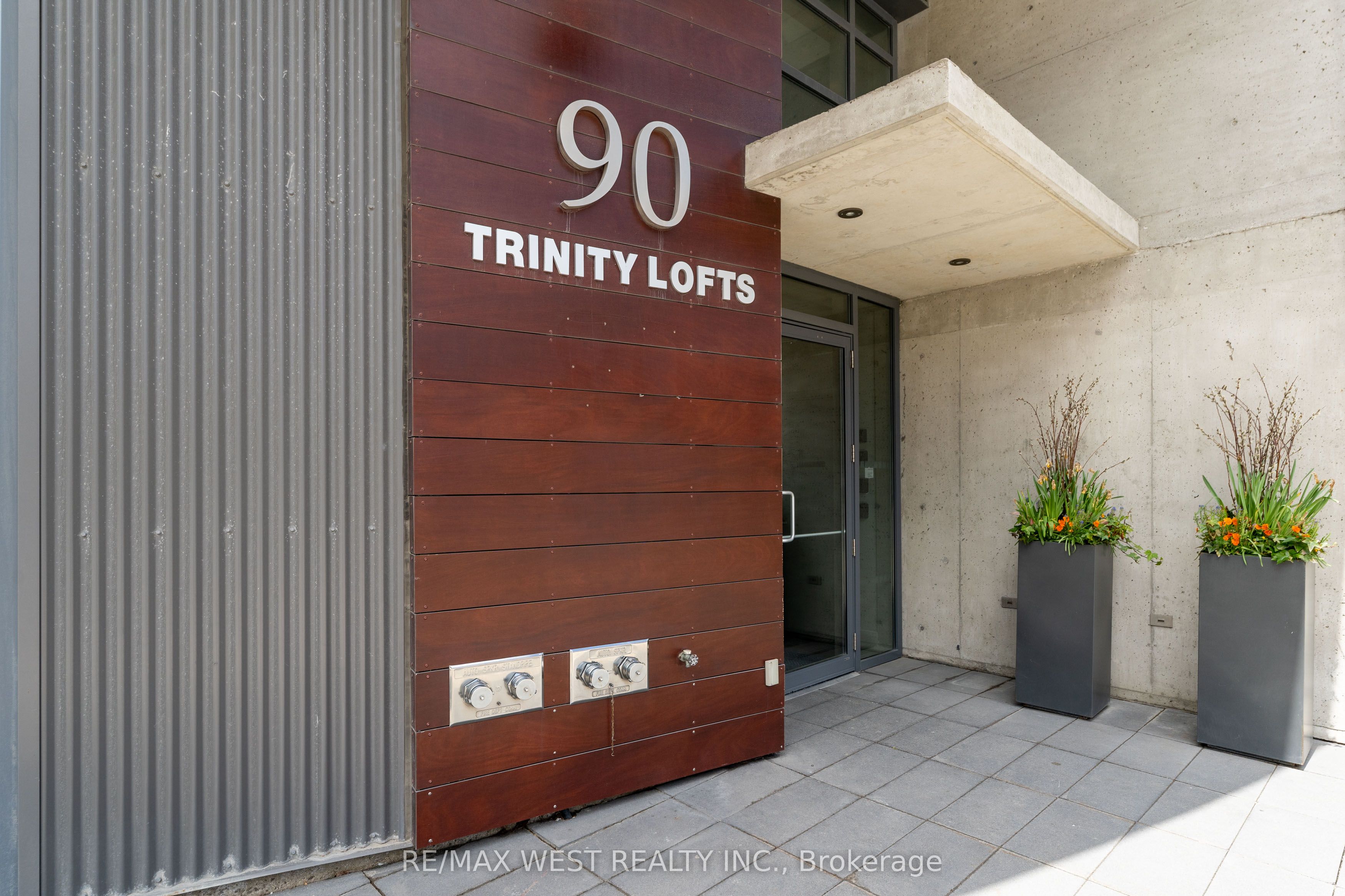 90 Trinity Street, #303