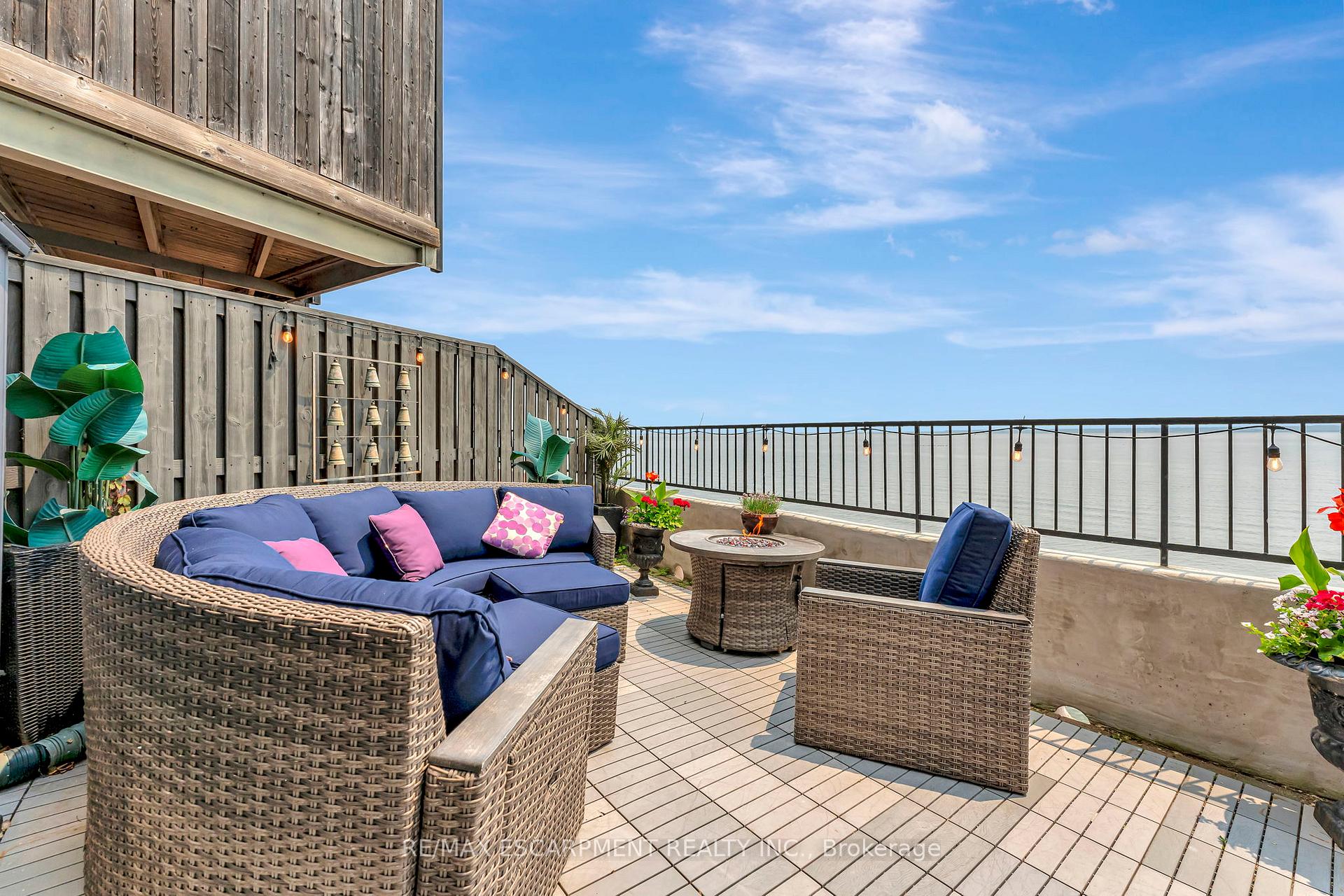 1 Bedroom Condo at 2136 Old Lakeshore, Burlington For sale
