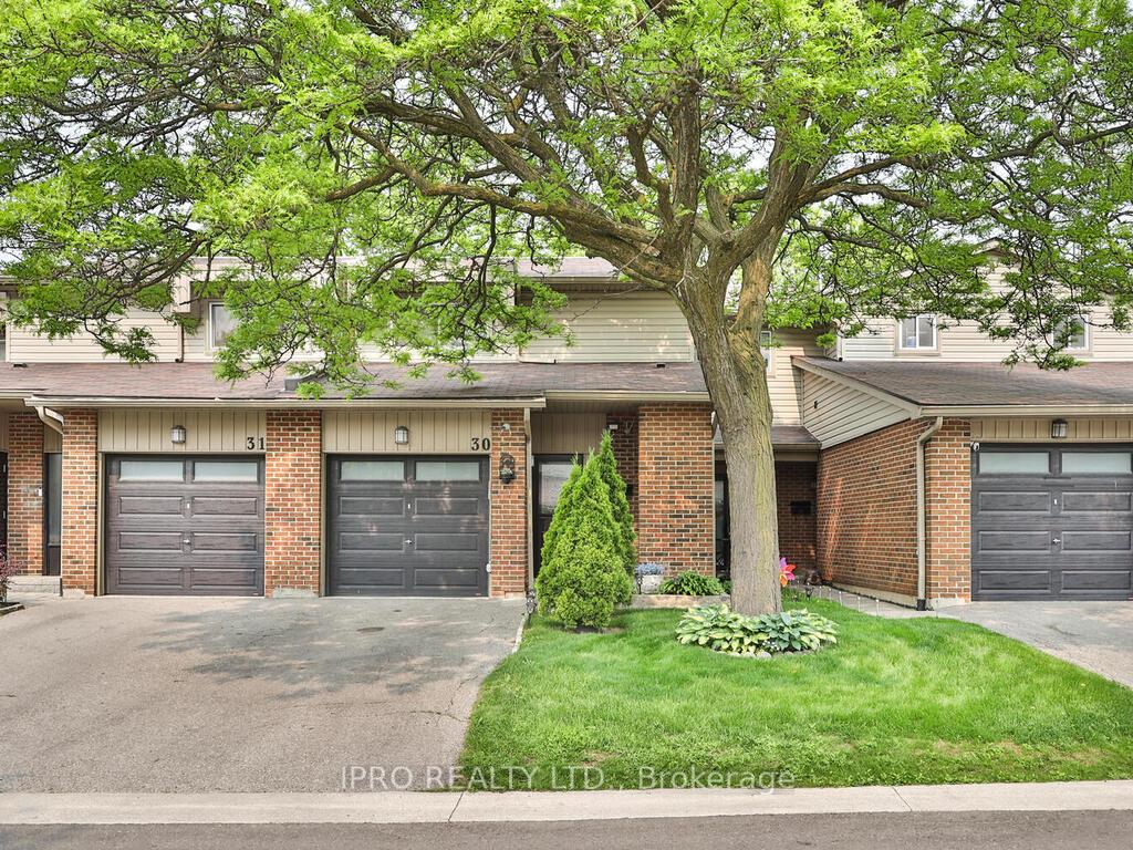 4 Bedrooms Condo at 485 Meadows, Mississauga For sale