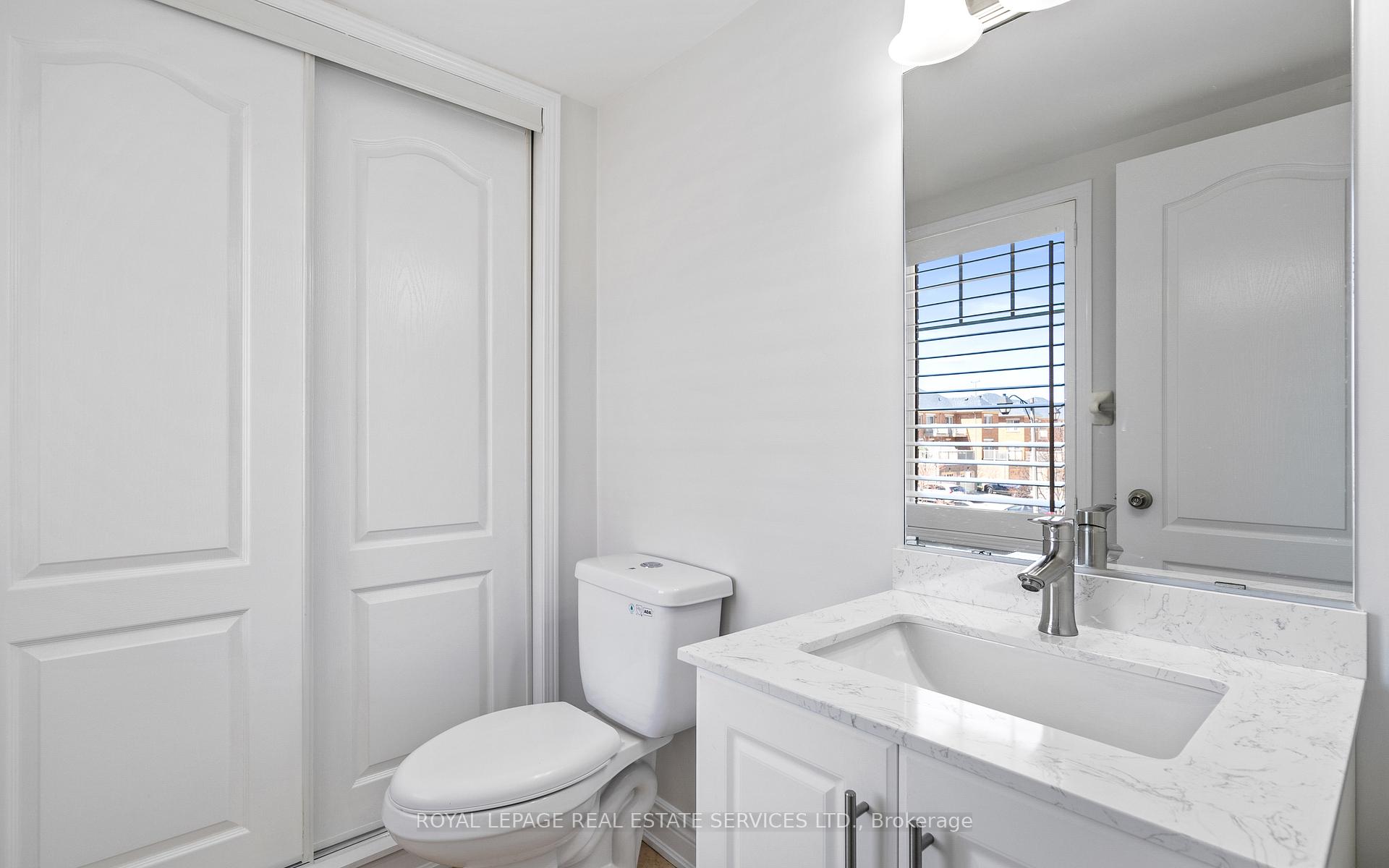 4 Bedrooms Condo at 5025 Ninth, Mississauga For sale