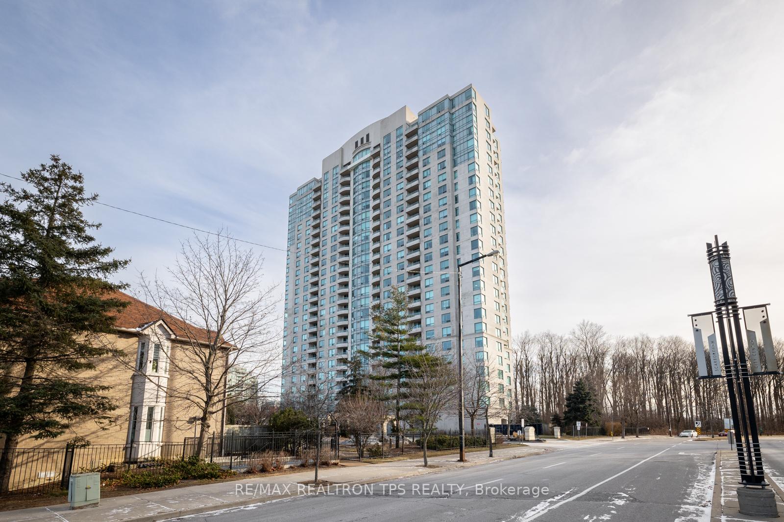 3 Bedrooms Condo at 61 Town Centre, Toronto For sale