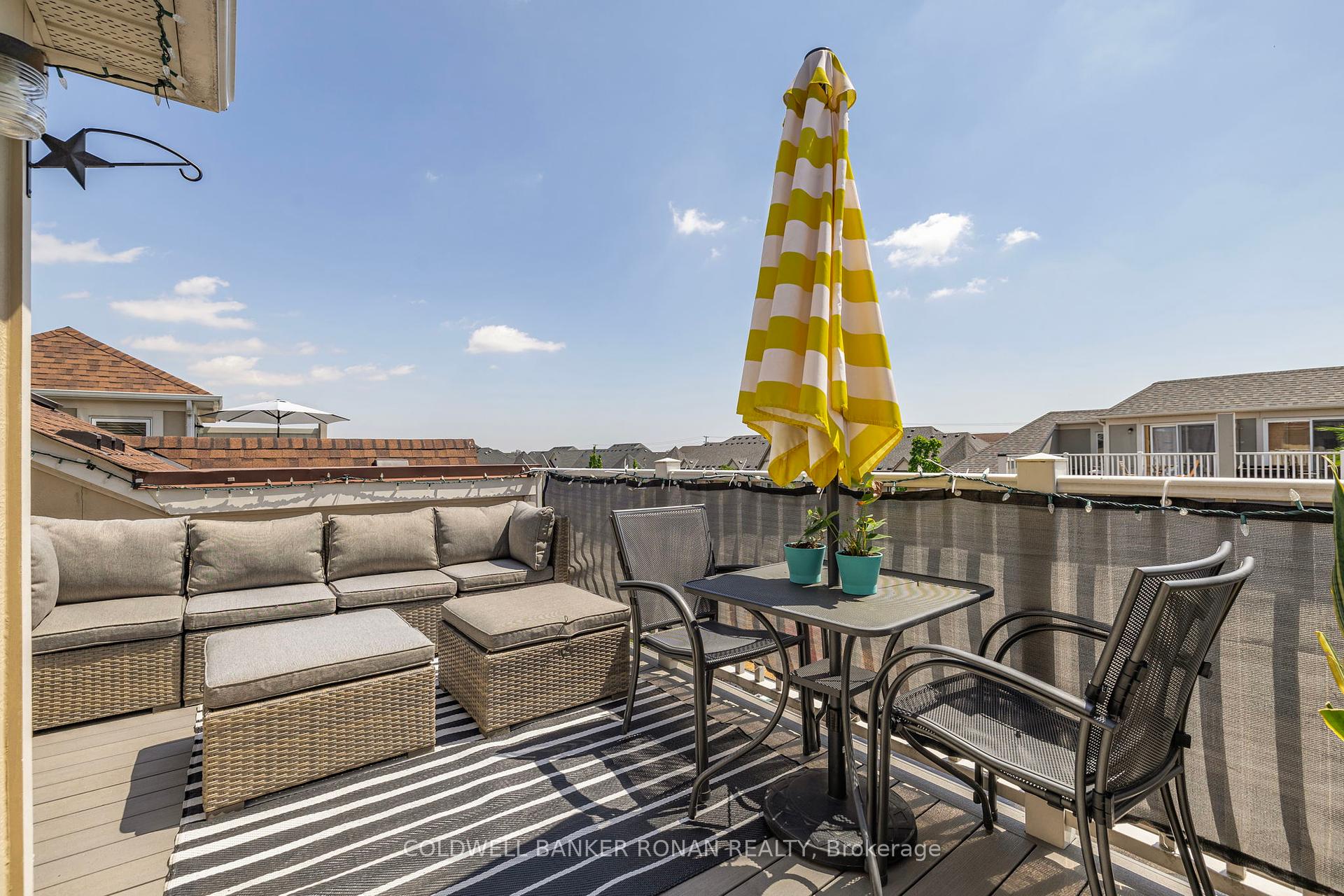 3 Bedrooms Condo at 600 Shoreline, Mississauga For sale