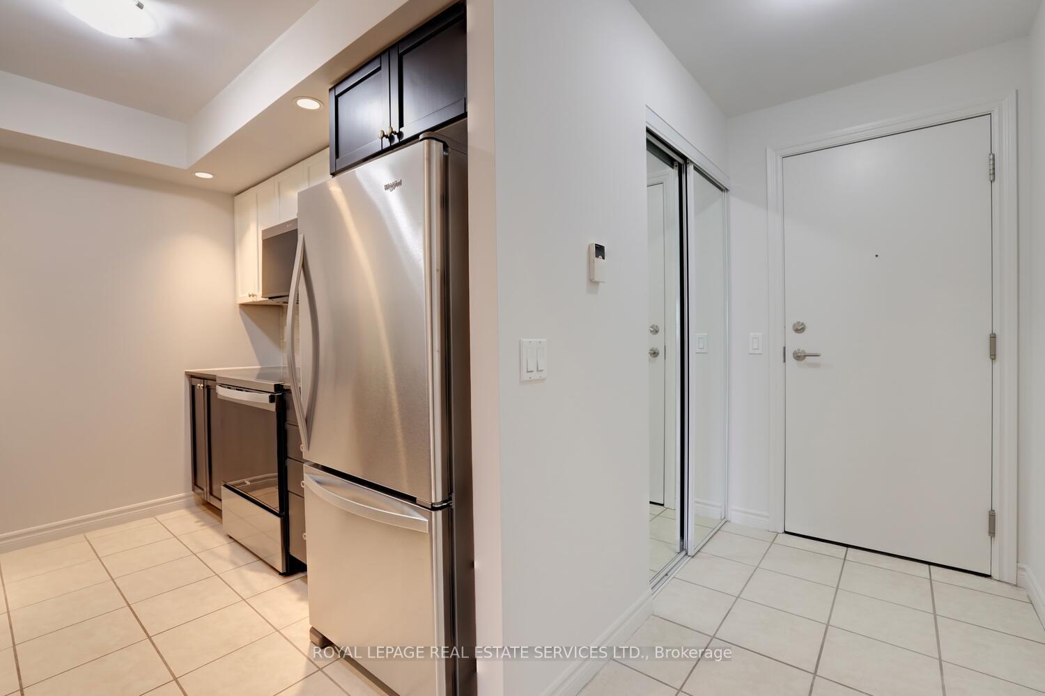 2 Bedrooms Condo at 5233 Dundas,  Toronto For sale