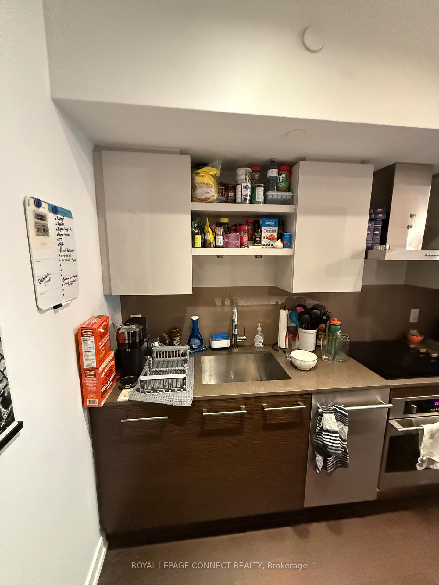 2 Bedrooms Condo at 1030 King,  Toronto For sale