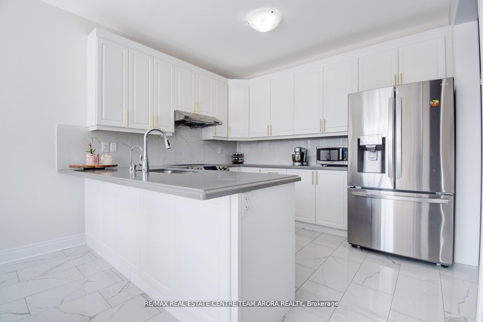38 Rosewell Crescent