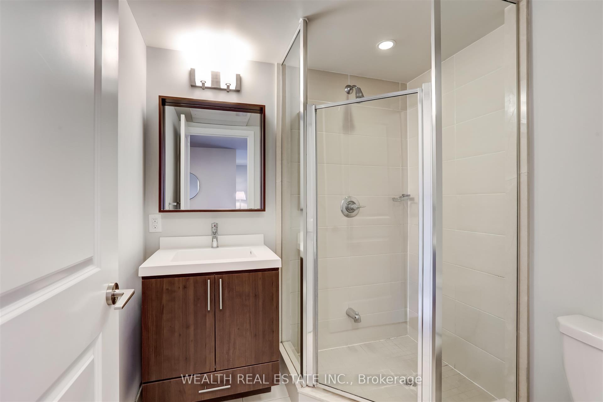 1 Bedroom Condo at 560 Front,  Toronto For sale