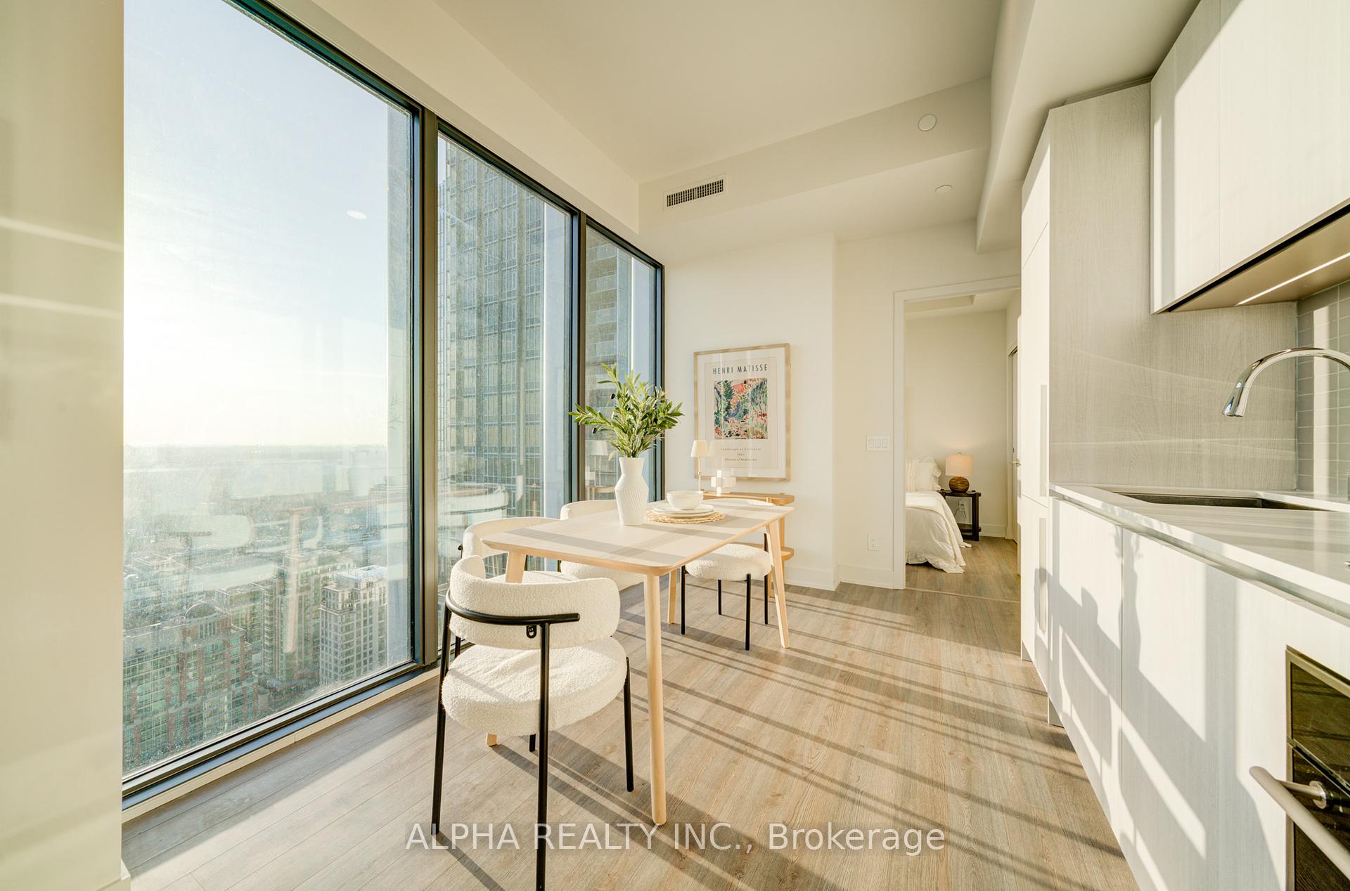 2 Bedrooms Condo at 8 Cumberland,  Toronto For sale