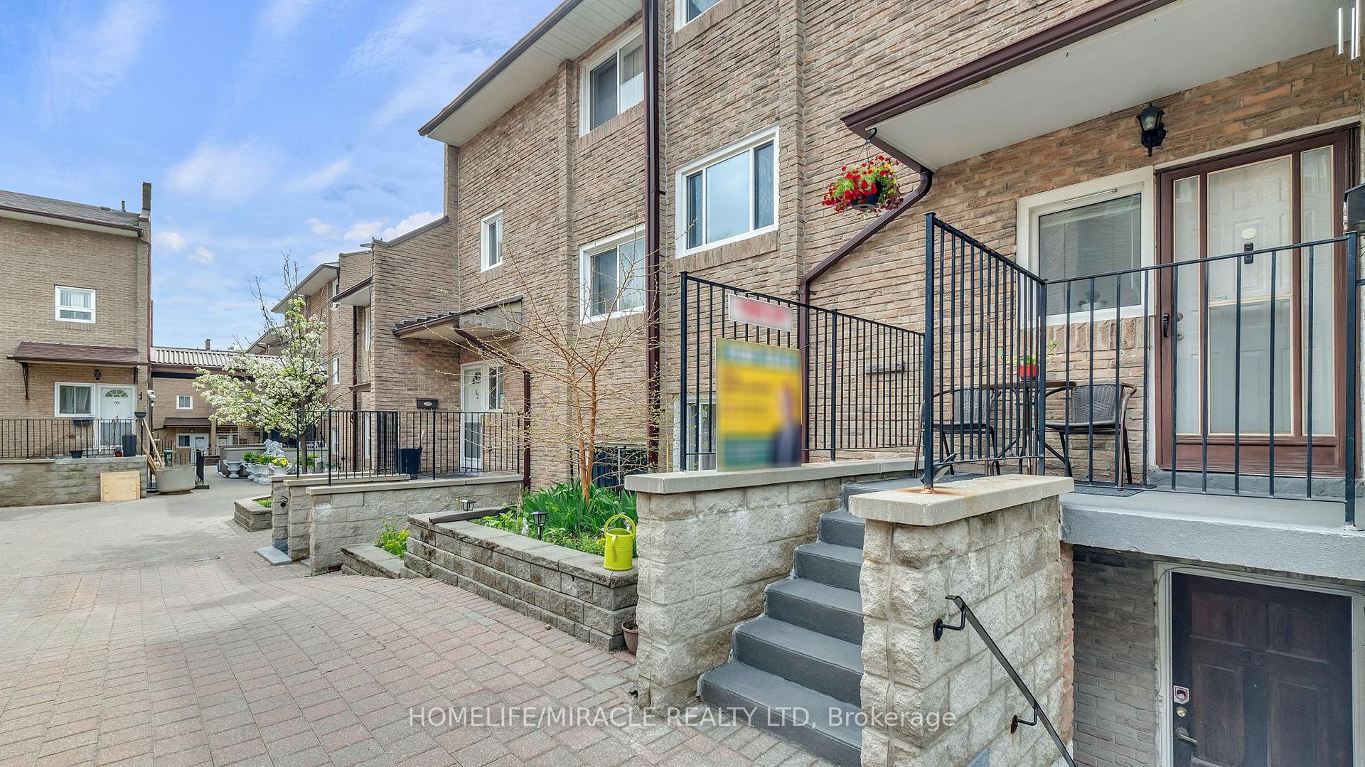 3 Bedrooms Condo at 91 Muir, Toronto For sale