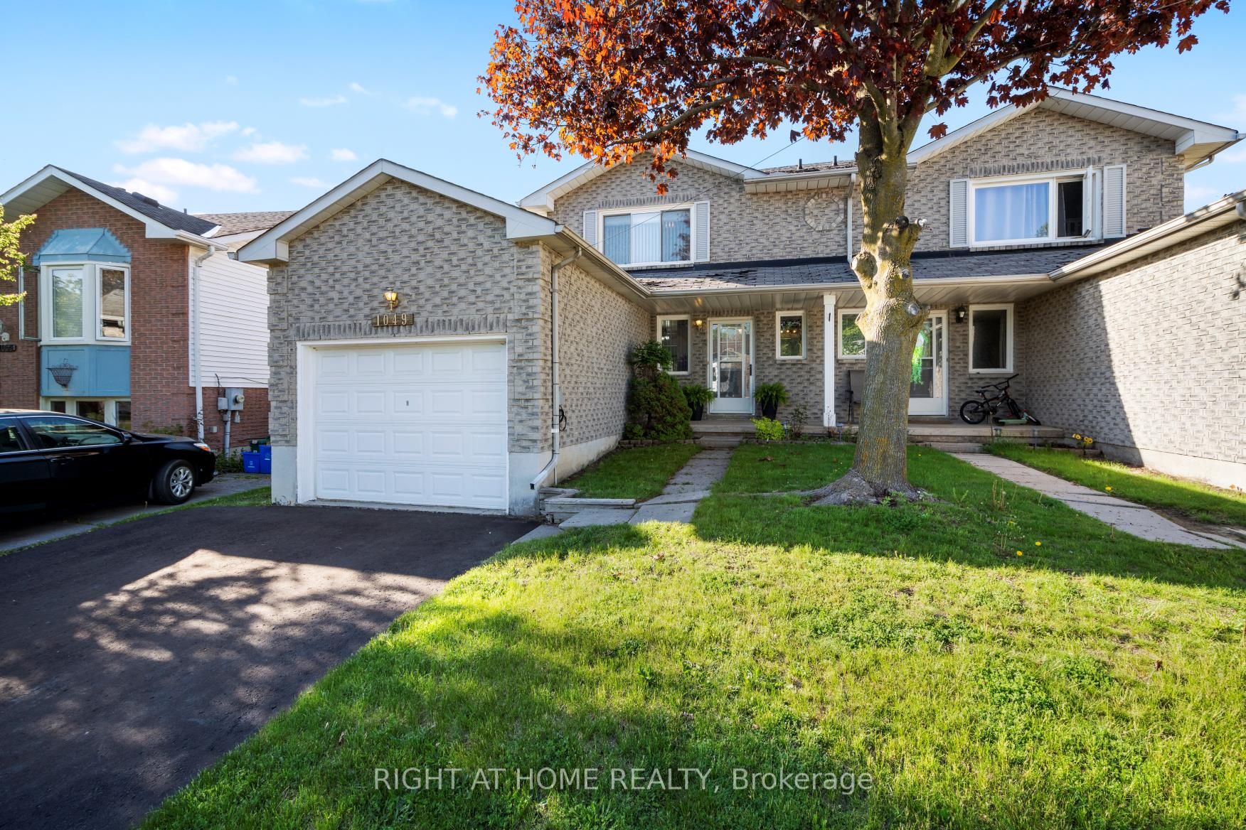 1049 Attersley Drive, Oshawa, ON L1K 1X8