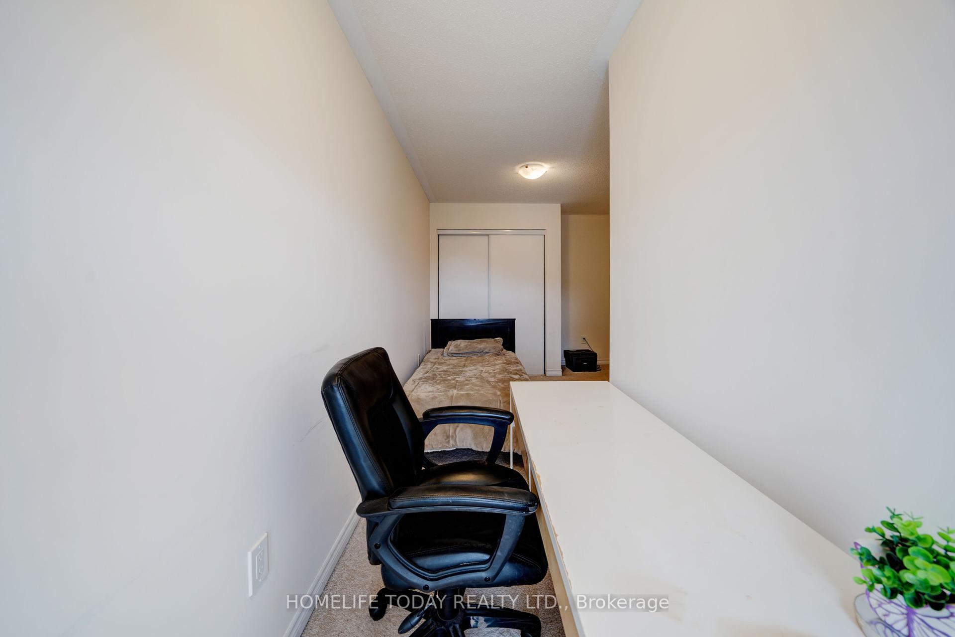 3 Bedrooms Condo at 45 Heron Park, Toronto For sale