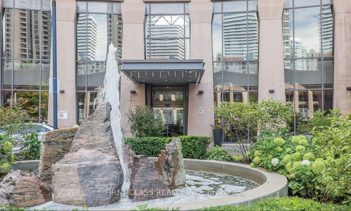 3 Bedrooms Condo at 5 Northtown, Toronto For sale