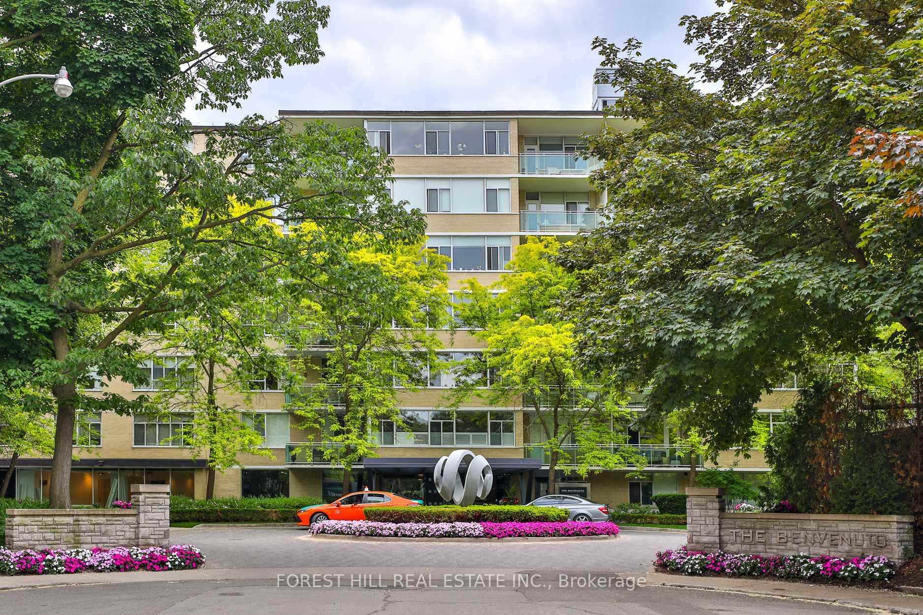 2 Bedrooms Condo at 1 Benvenuto, Toronto For sale
