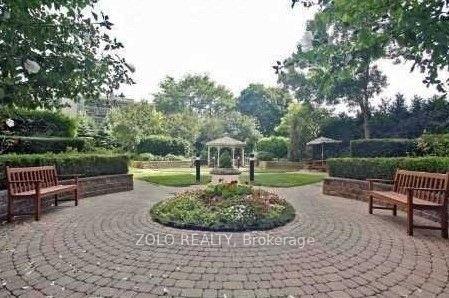 1 Bedroom Condo at 21 Overlea,  Toronto For sale
