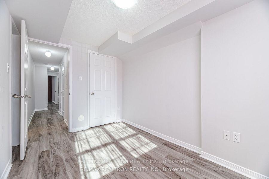 3 Bedrooms Condo at 4711 Kingston,  Toronto For sale