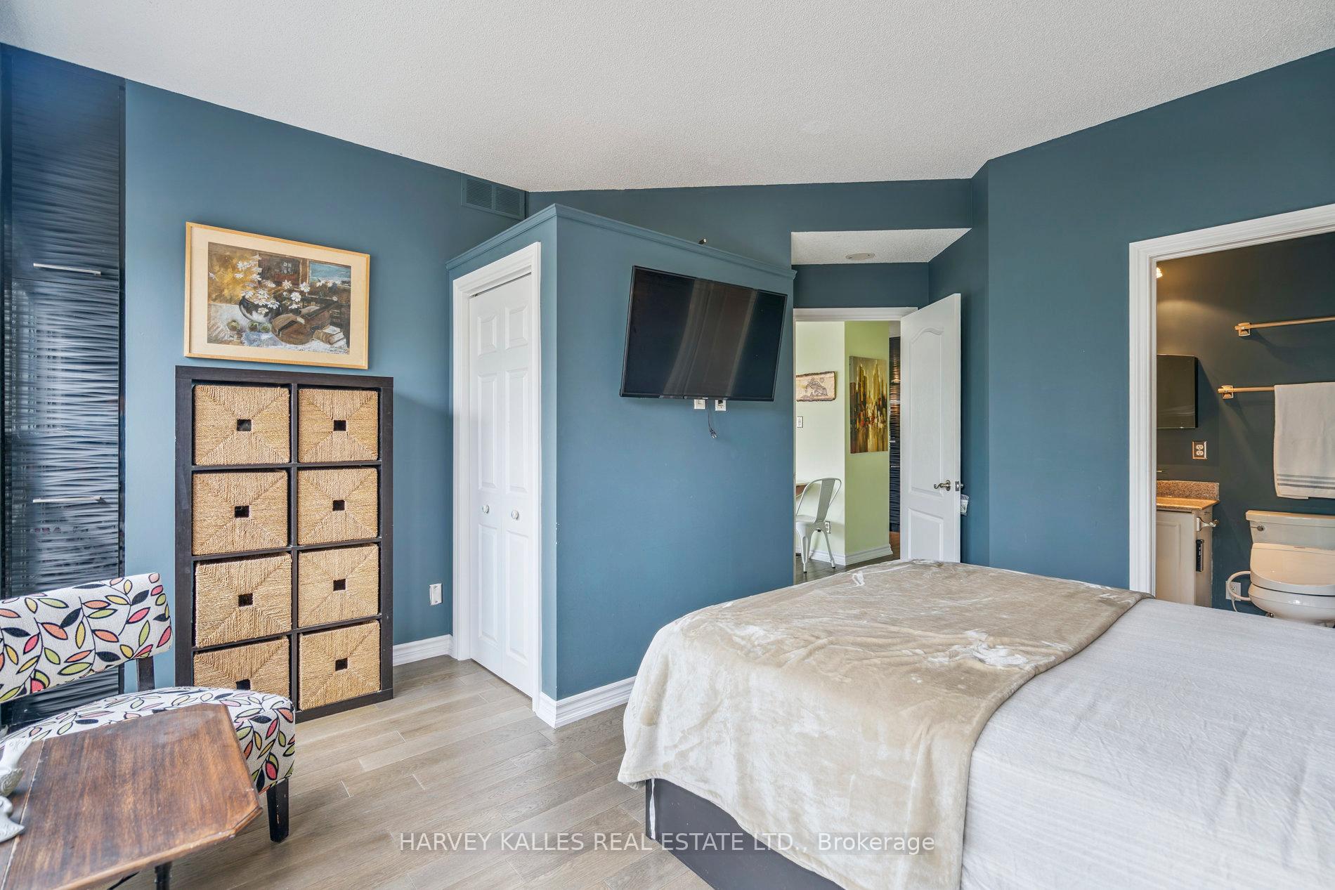 135 James Street S 414