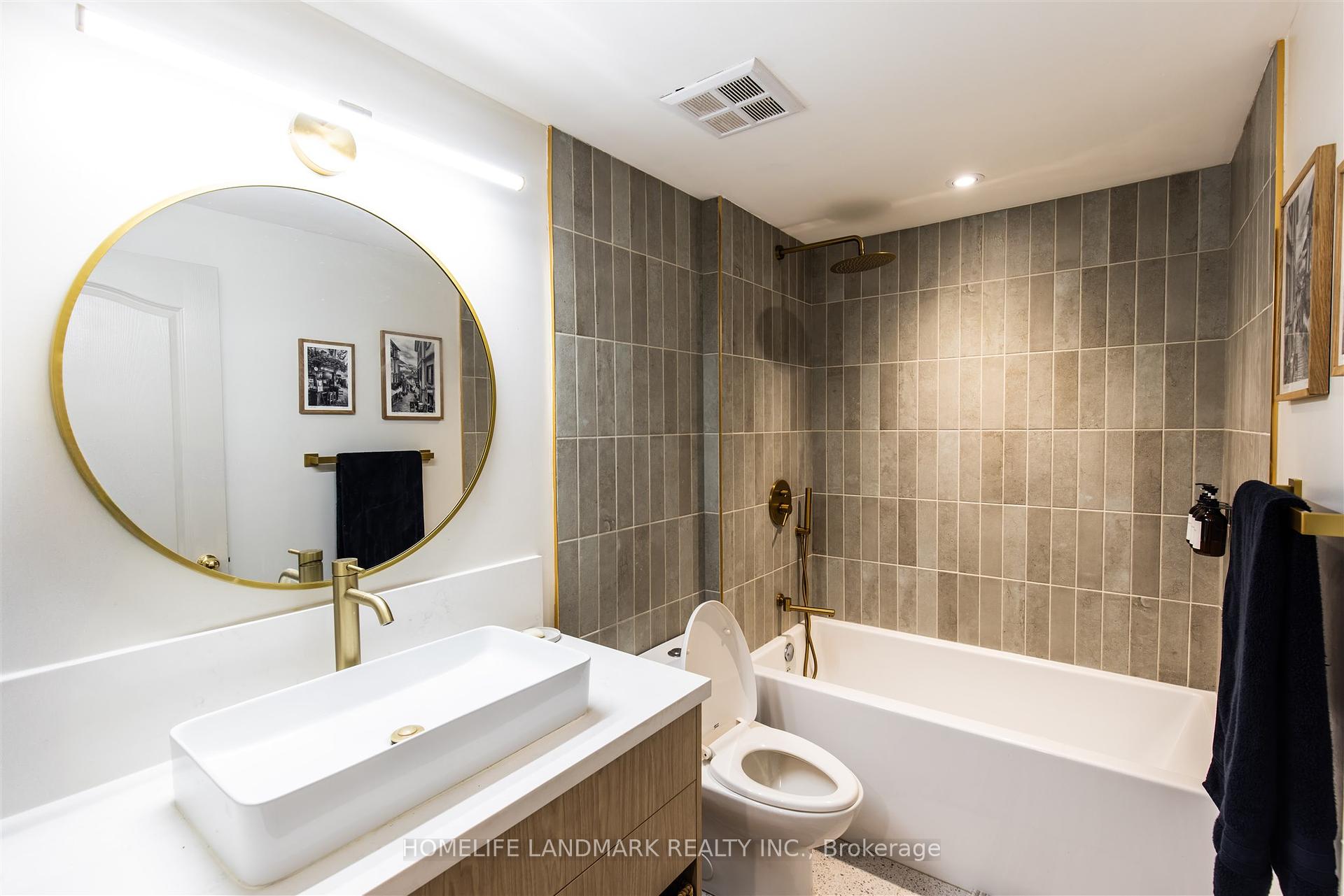 1 Bedroom Condo at 9 Greenbriar, Toronto For sale