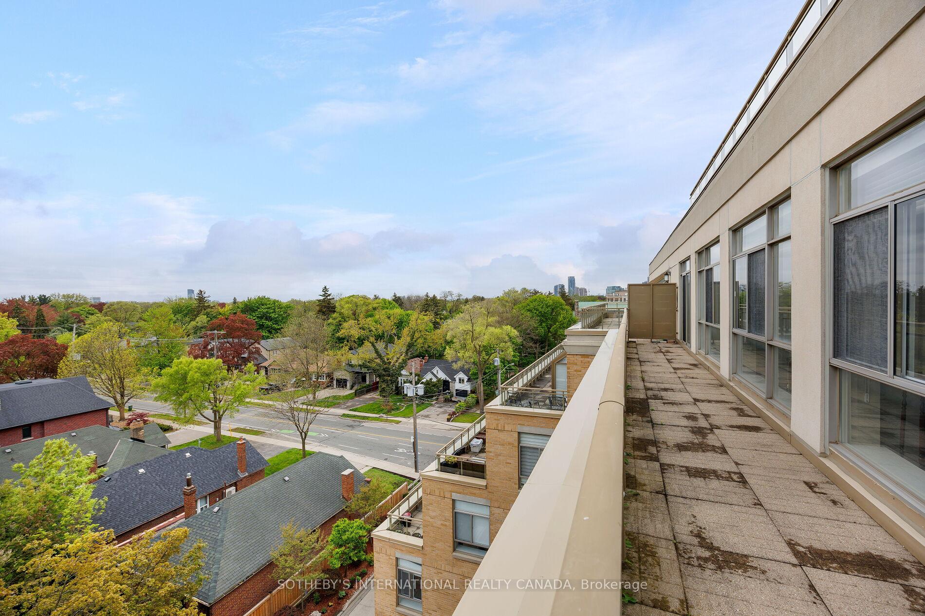 2 Bedrooms Condo at 935 Royal York, Toronto For sale
