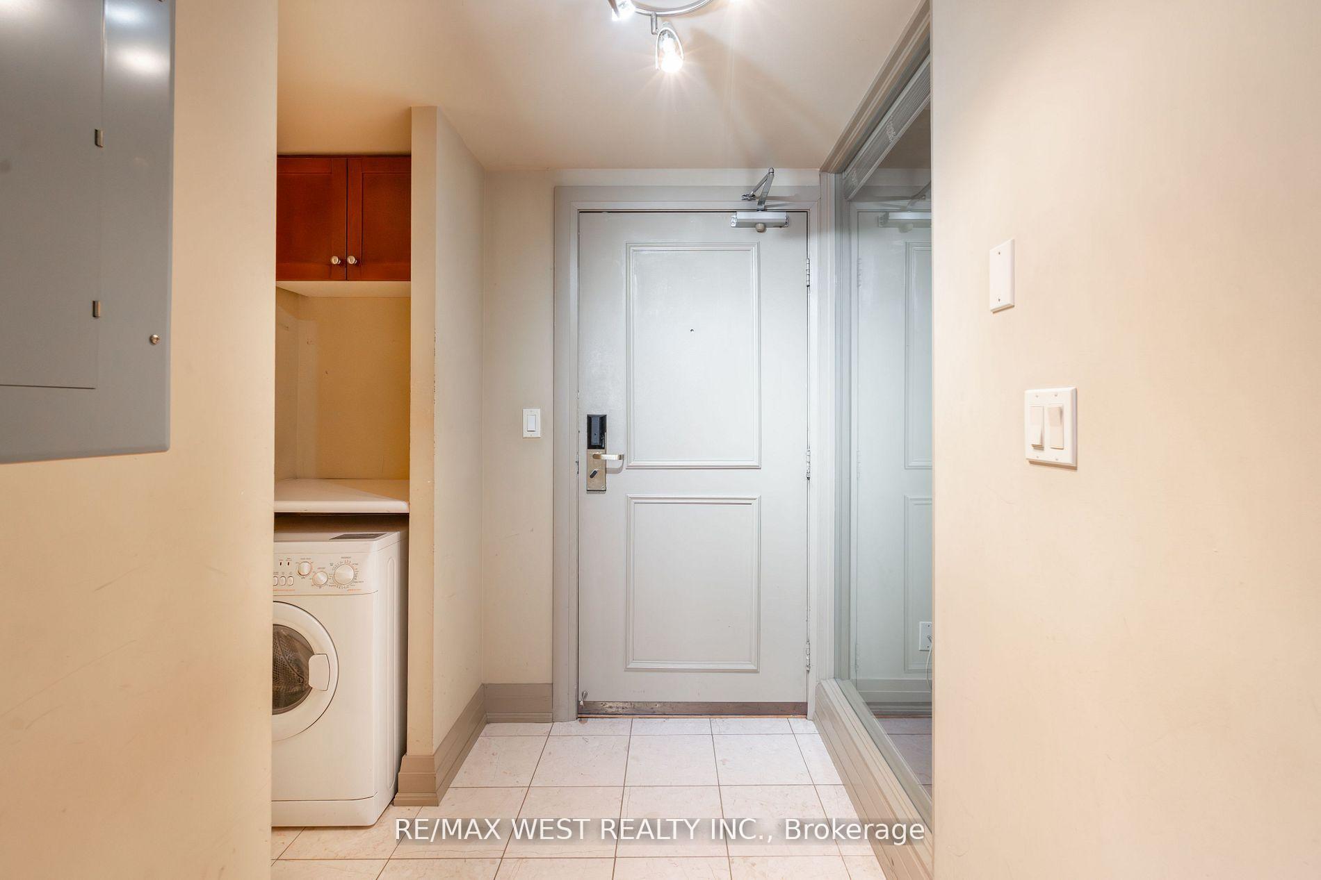 1 Bedroom Condo at 2737 Keele, Toronto For sale