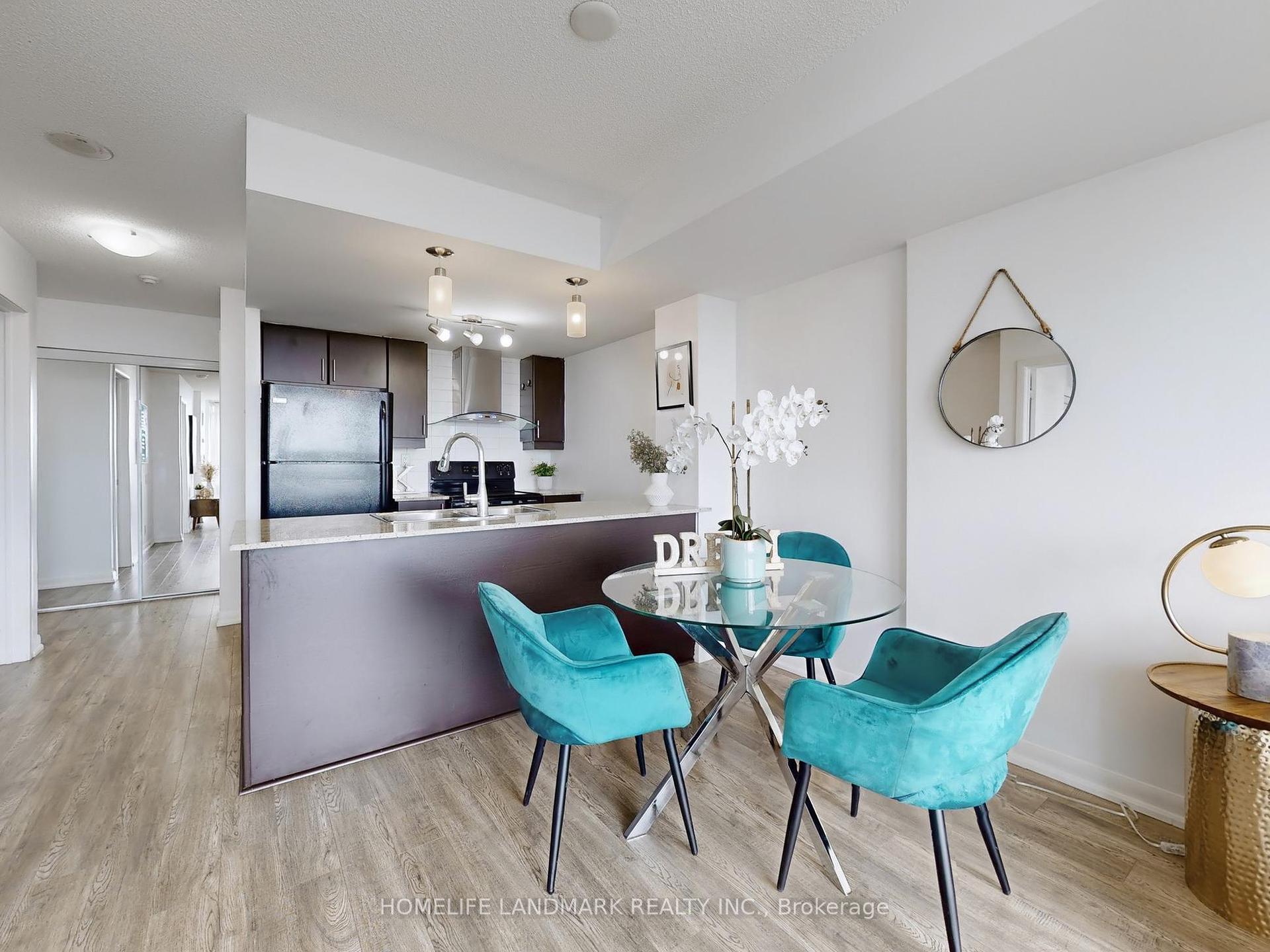 2 Bedrooms Condo at 190 Borough, Toronto For sale