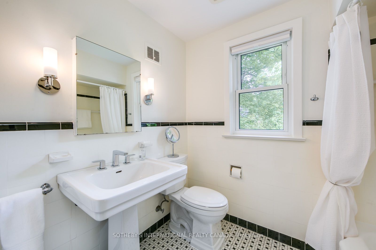 5 Springbank Avenue