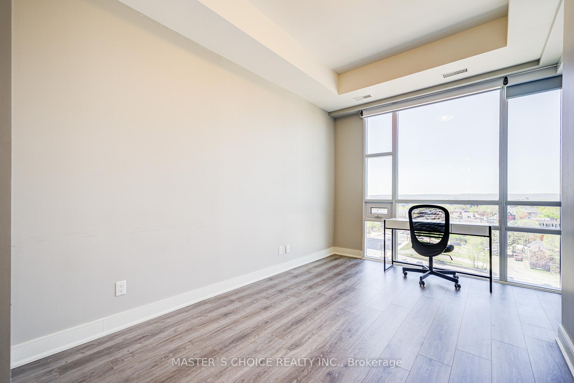 2 Bedrooms Condo at 150 Main, Hamilton For sale