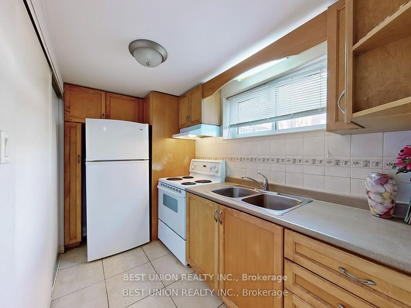184 Lawrence Avenue