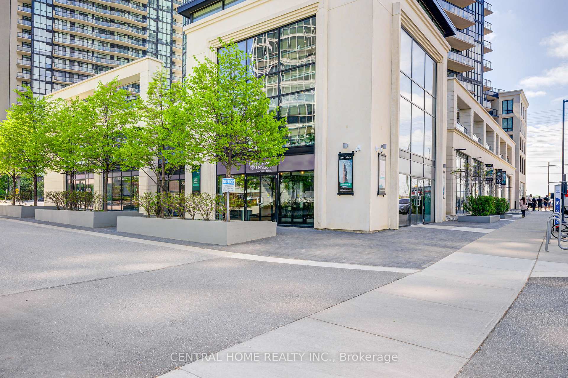 2 Bedrooms Condo at 2910 Highway 7, Vaughan For sale