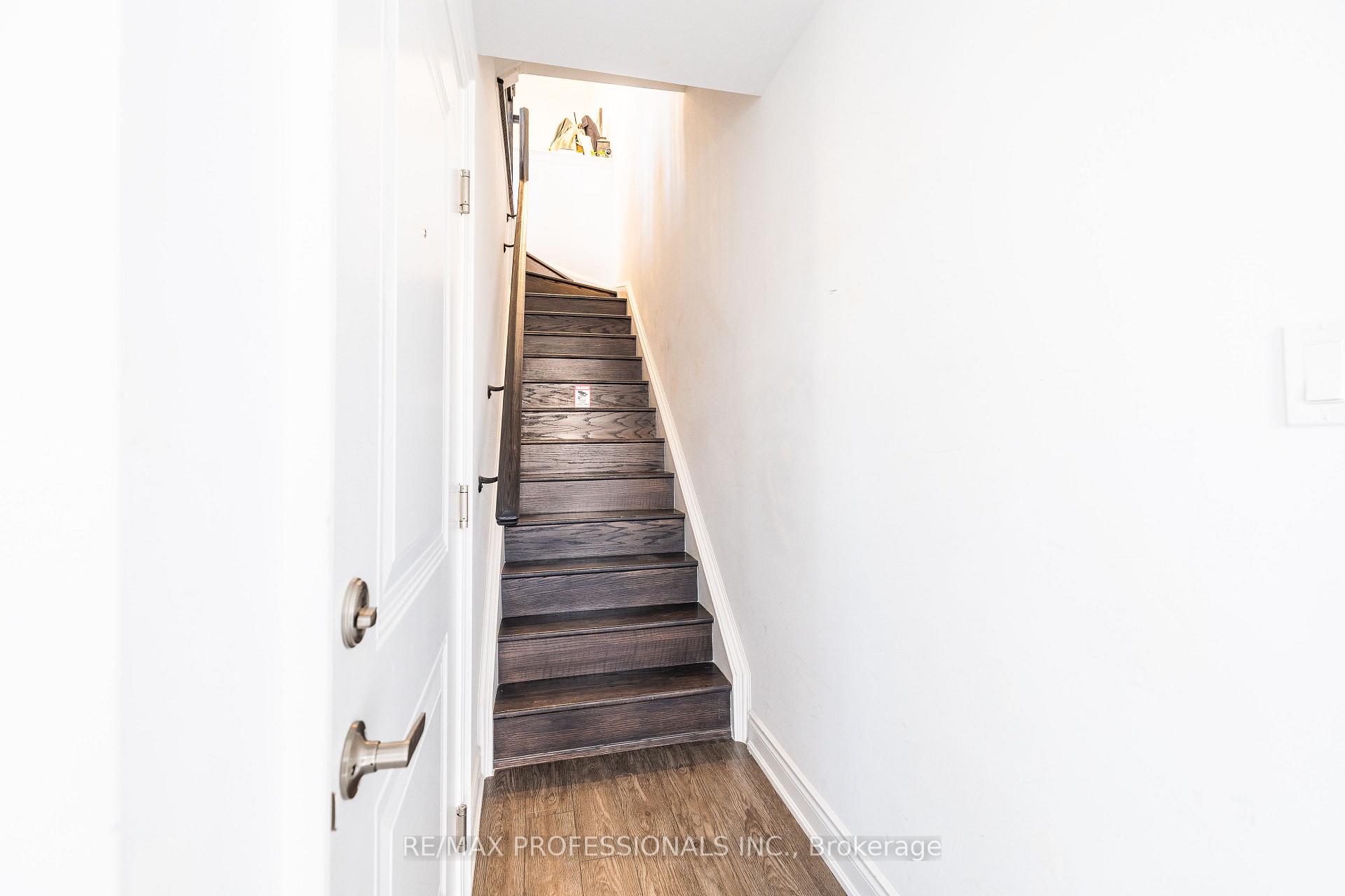 3 Bedrooms Condo at 150 Joymar, Mississauga For sale