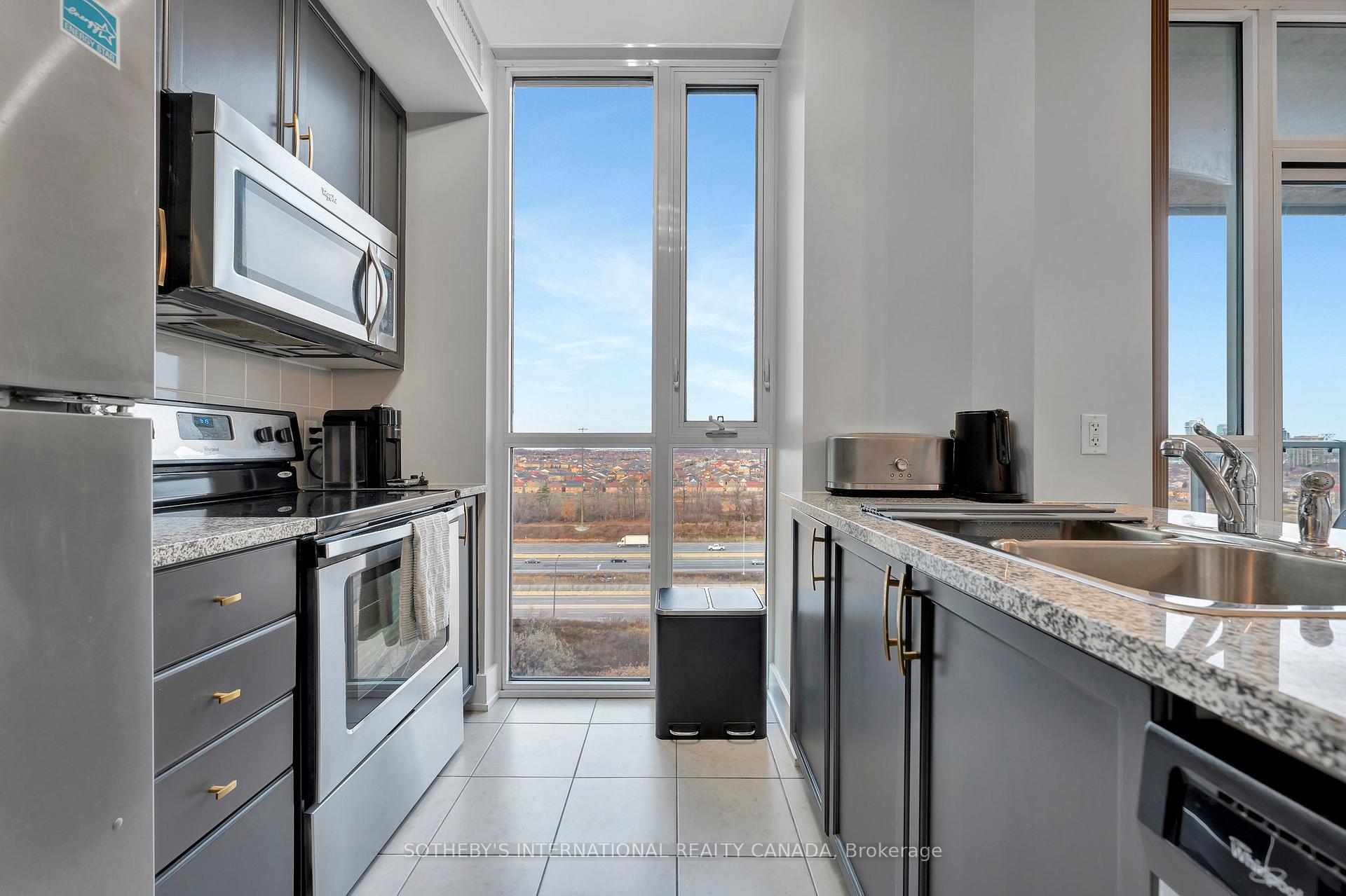 3 Bedrooms Condo at 339 Rathburn, Mississauga For sale