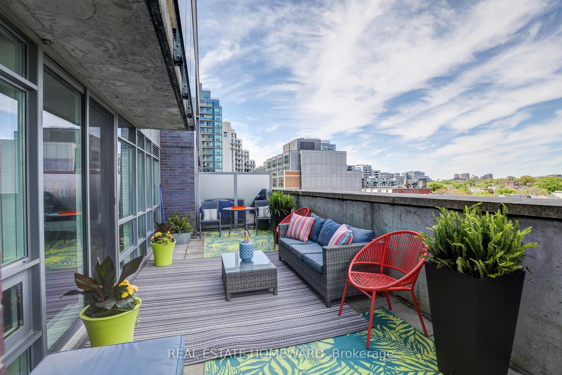 2 Bedrooms Condo at 68 Abell, Toronto For sale