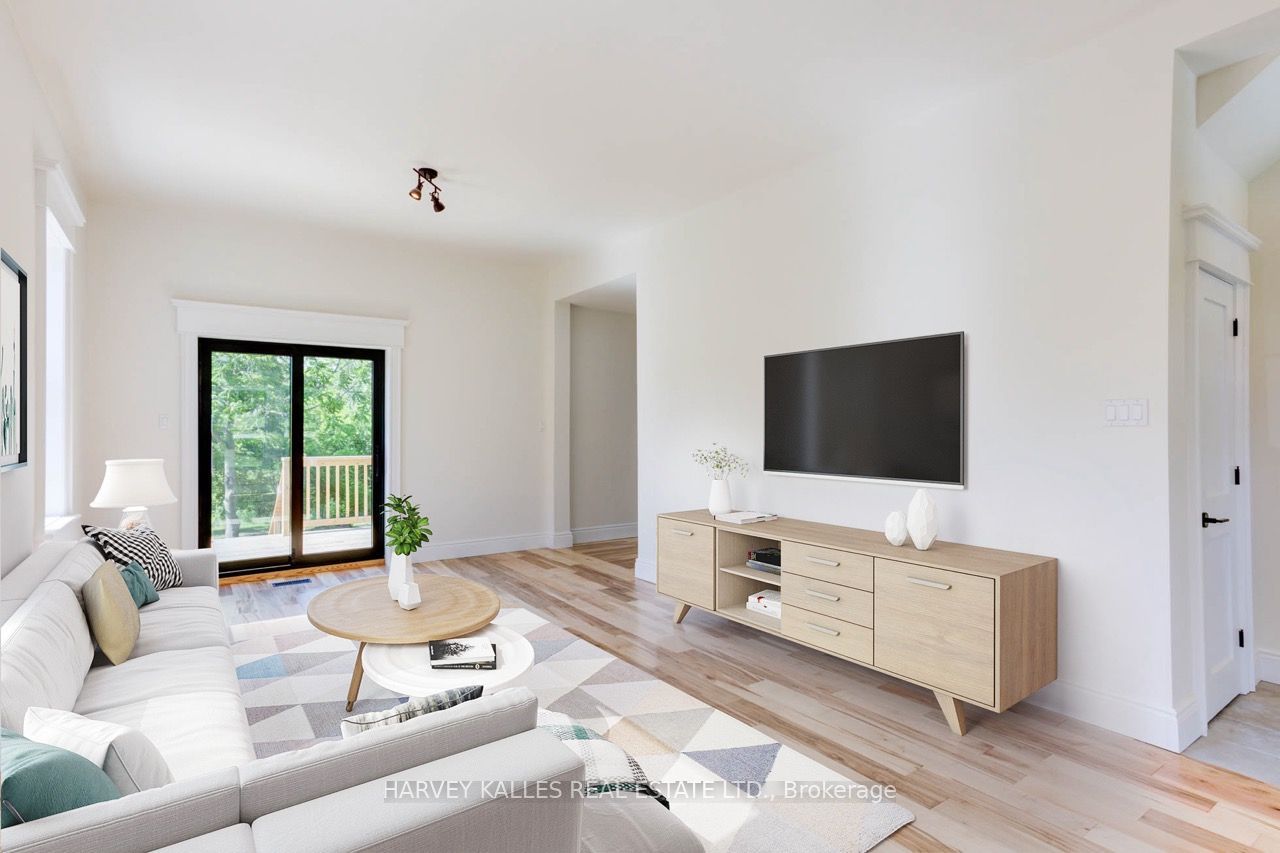 16 Hillcrest Street W