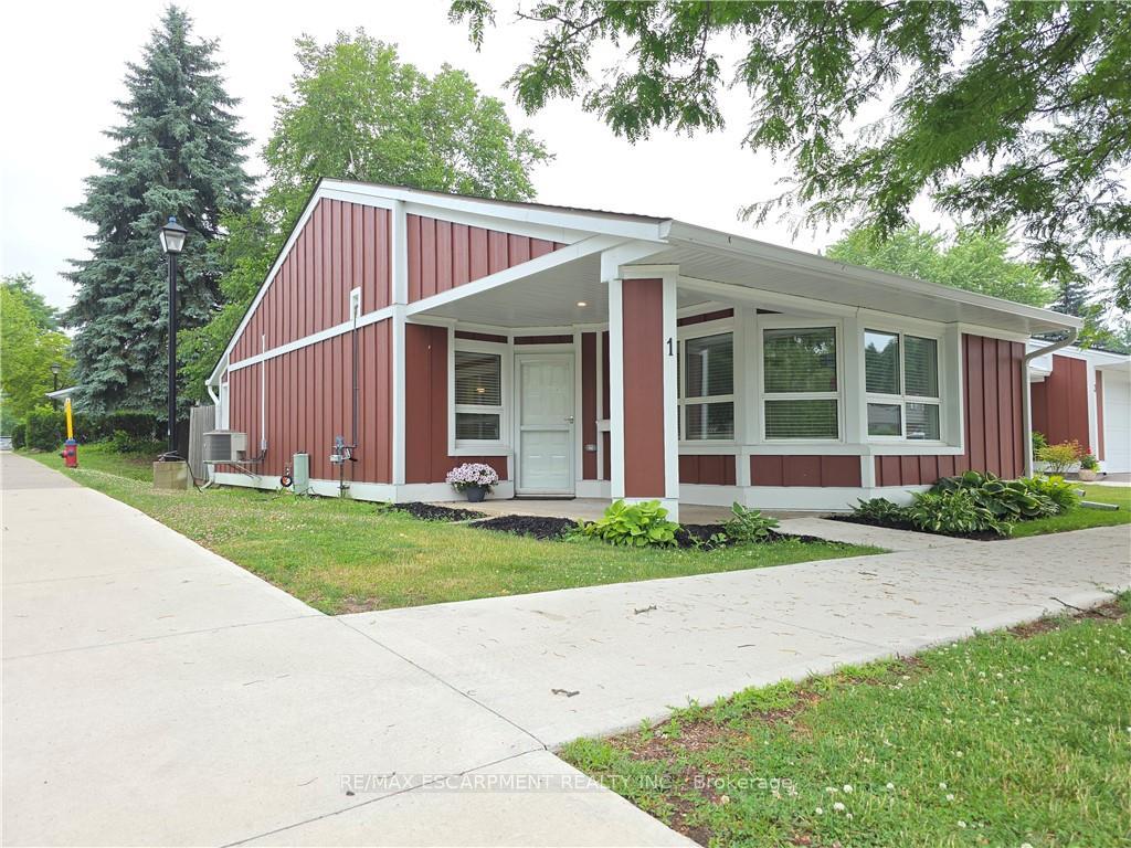 2 Bedrooms Condo at 1 Szollosy, Hamilton For sale
