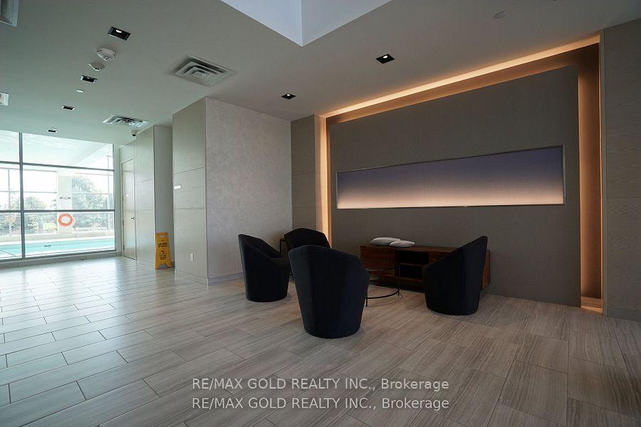 2 Bedrooms Condo at 4633 Glen Erin, Mississauga For sale