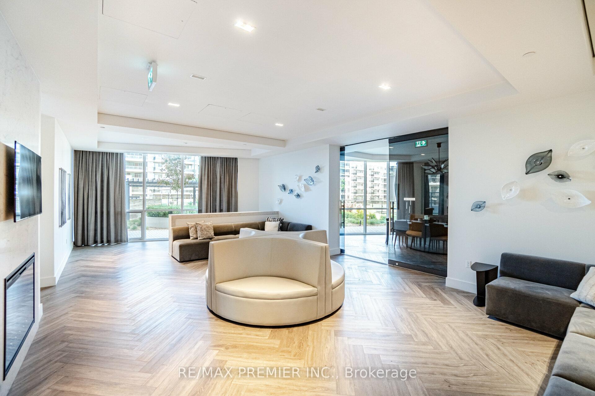 2 Bedrooms Condo at 30 Gibbs,  Toronto For sale
