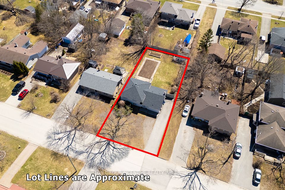 69 Ottaway Avenue, Barrie, ON L4M 2X1
