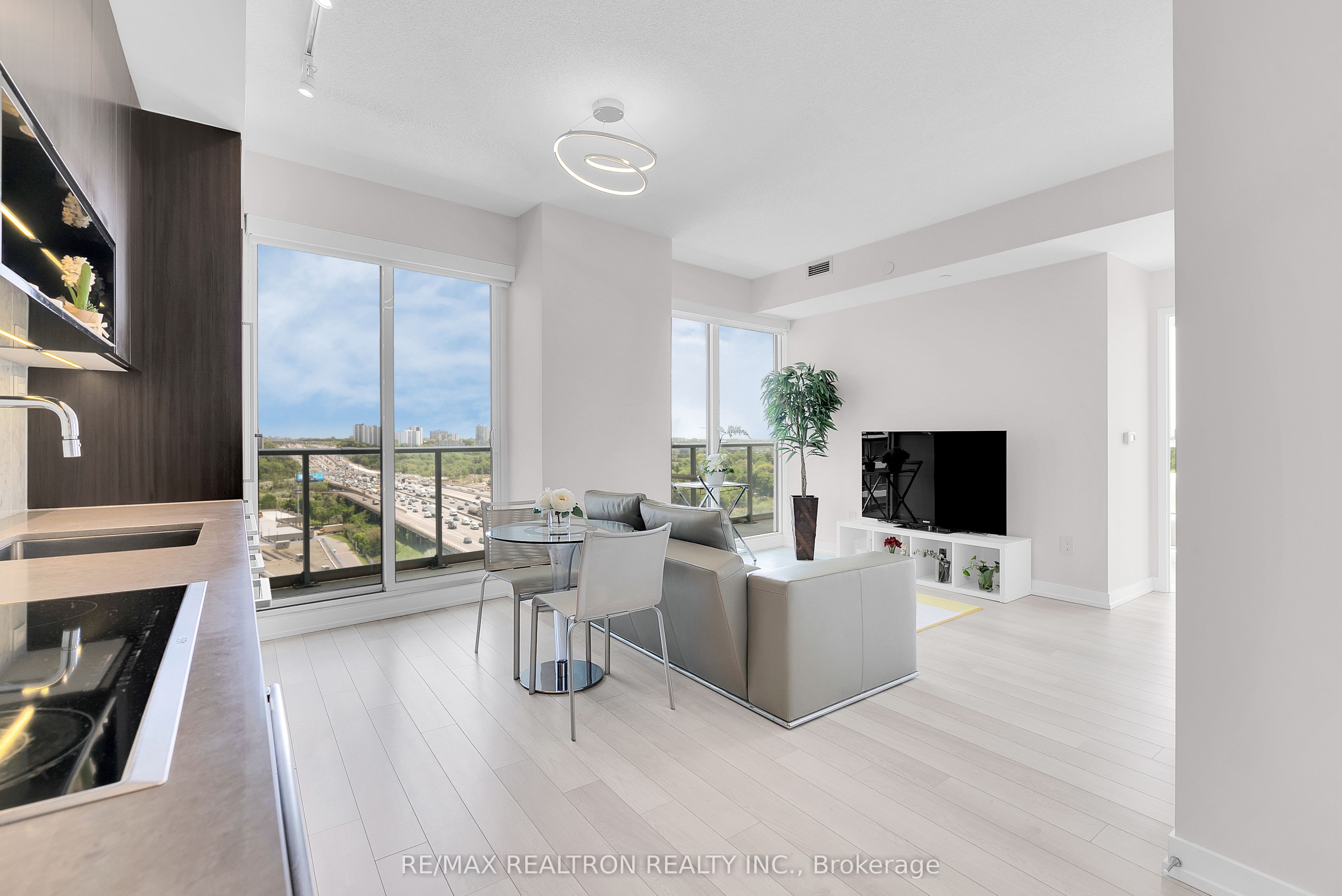 115 McMahon Drive, #1110