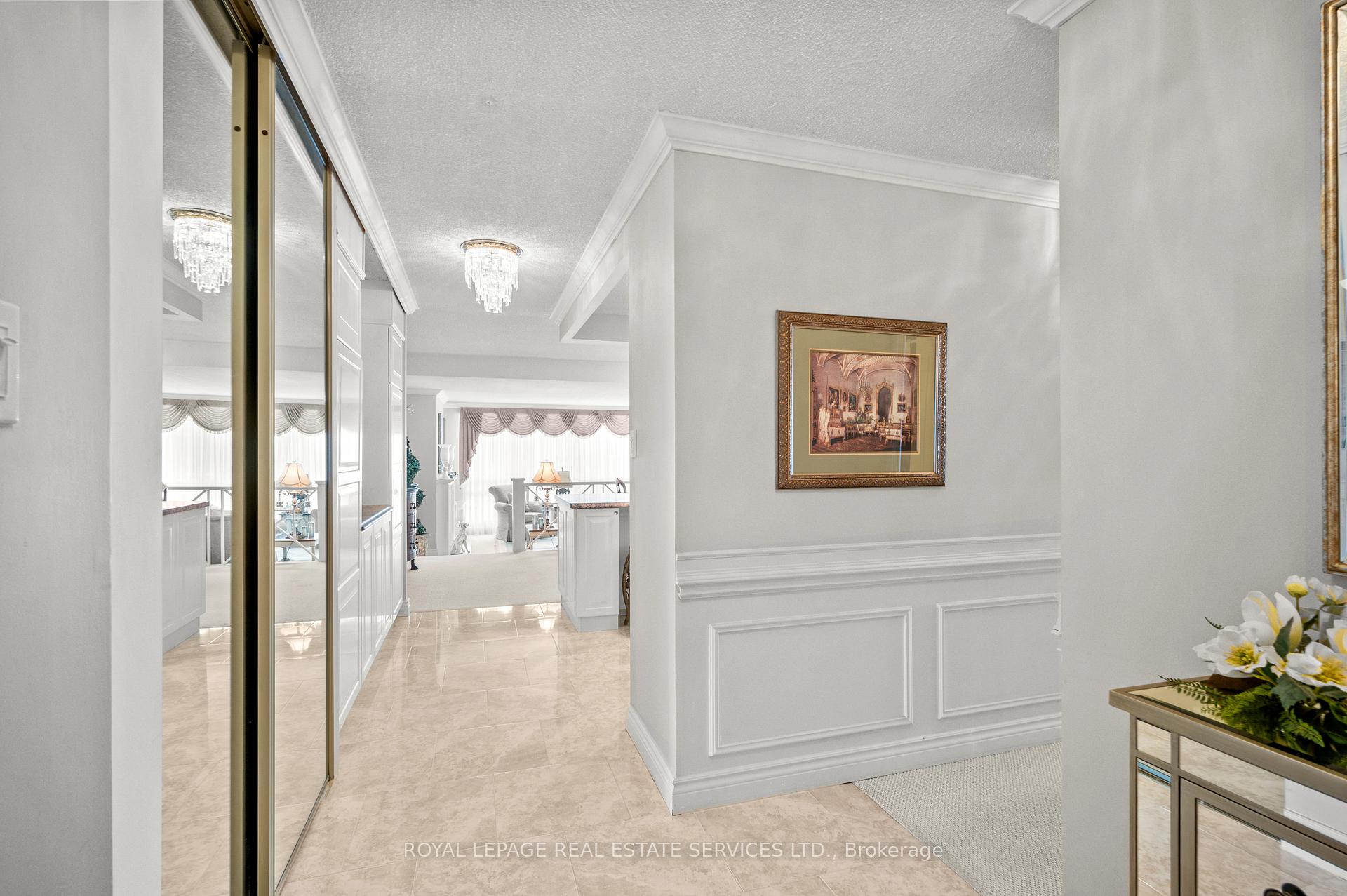 2 Bedrooms Condo at 2185 Marine, Oakville For sale