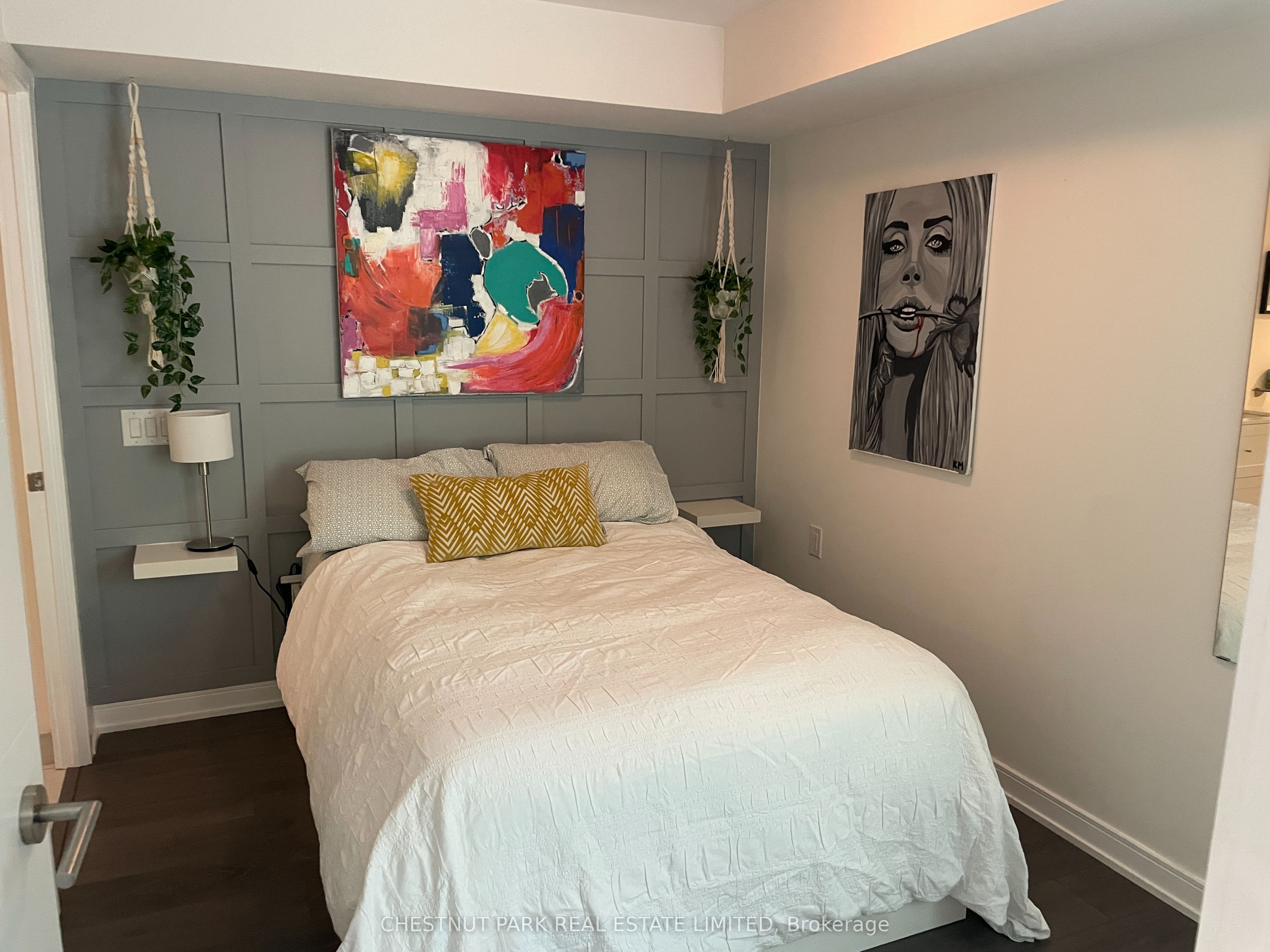 525 Adelaide Street W, #701