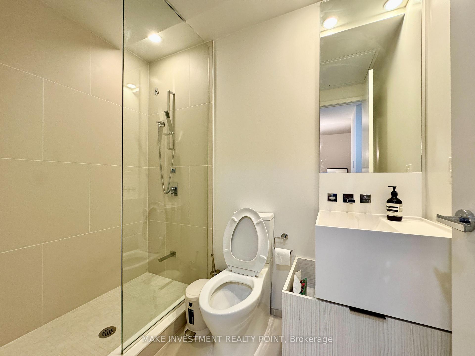 3 Bedrooms Condo at 1 Bloor,  Toronto For sale