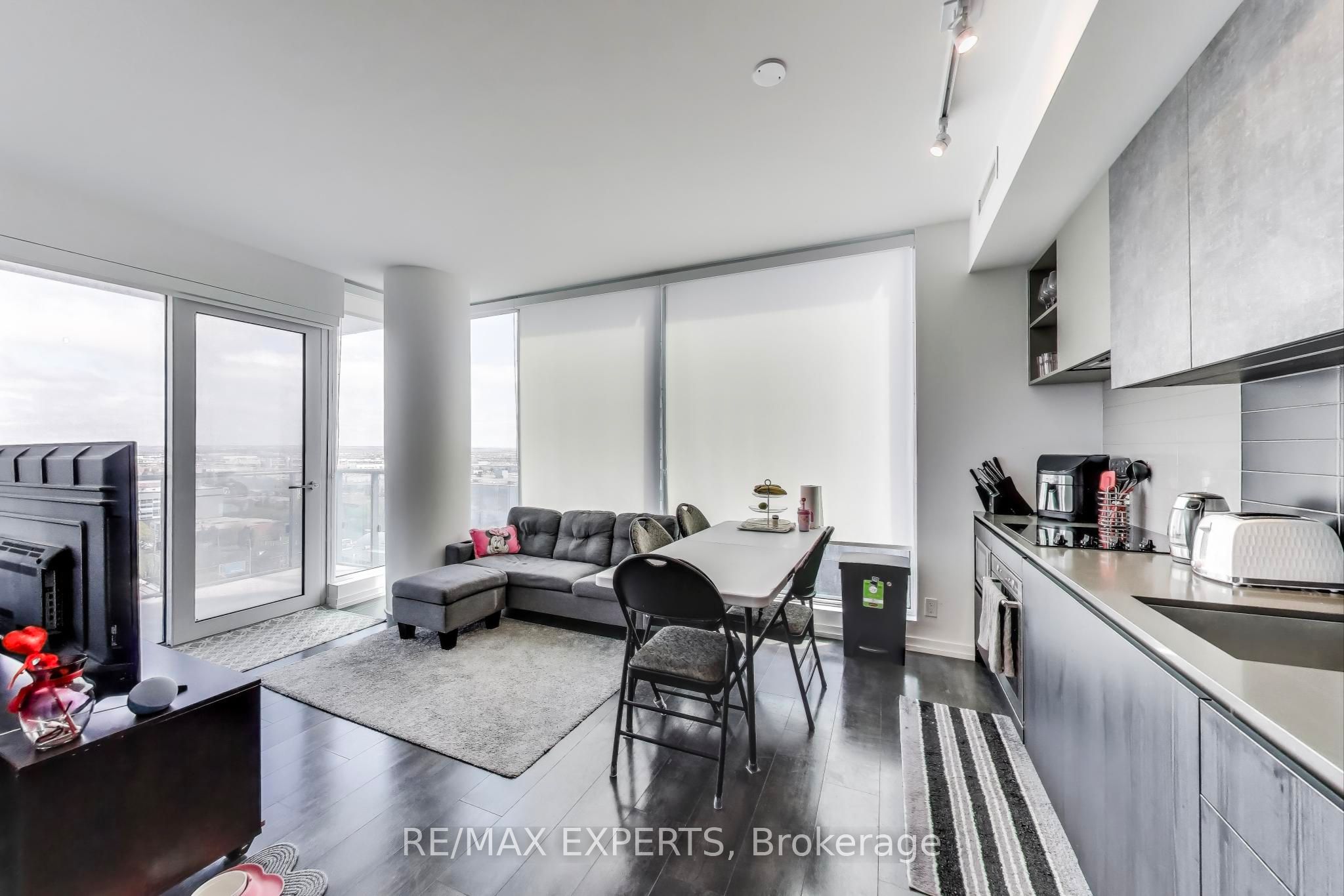 7890 Jane Street, #1609